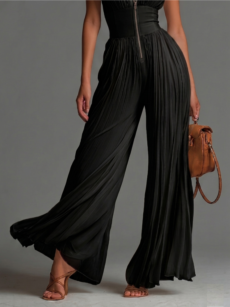 Zsófia Jumpsuit | Svart plisserad jumpsuit