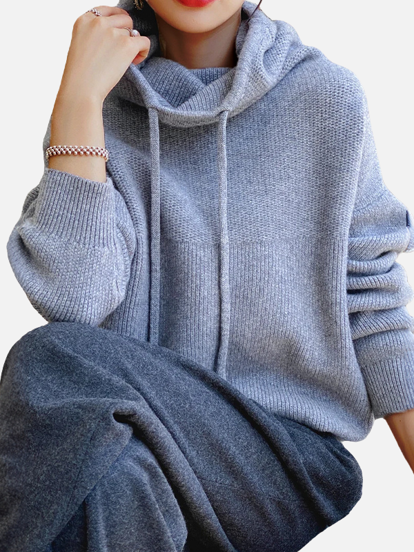 Marianne | Oversized stickad hoodie med luva