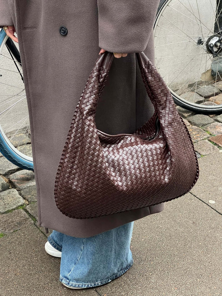 Amelia - Flätad Axelväska