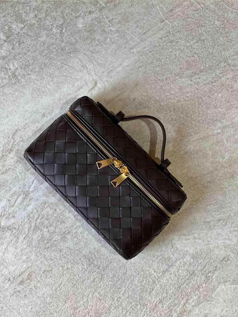 Celeste Sleek Mini Boxväska
