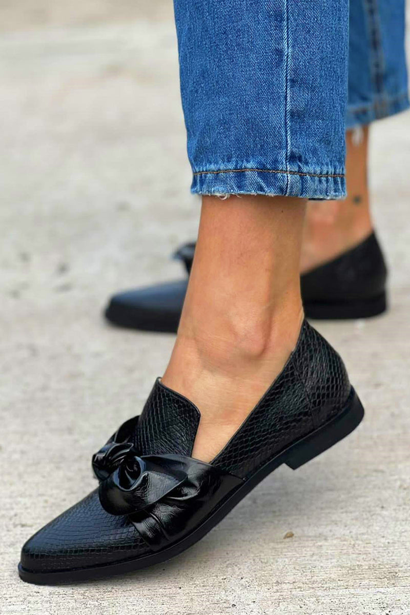 Orla™ - Svarta ballerinaskor med rosett