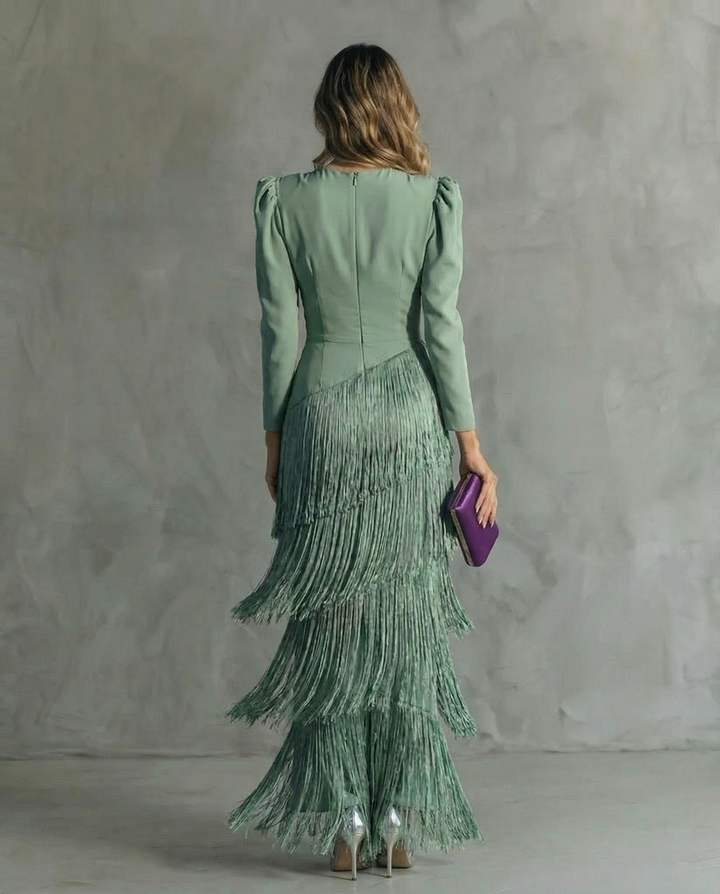 Clara | Elegant klänning med fransade ärmar